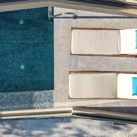 Elmima Luxury 'by Checkin' Villa *