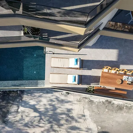 Elmima Luxury 'by Checkin' Villa *