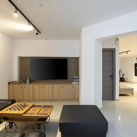 Elmima Luxury 'by Checkin' Villa